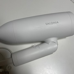 サロニアドライヤー（白）の画像