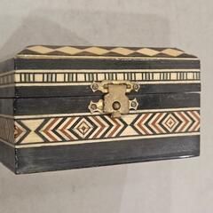 組み木細工の小箱の画像