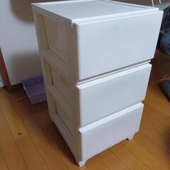 USED3段引出し収納の画像