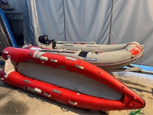 ゴムボートx2つ　2馬力船外機セット