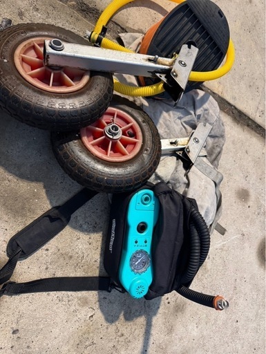 ゴムボートx2つ　2馬力船外機セット 