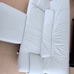 ソファーホワイト 2人掛けソファ オットマン付きの画像