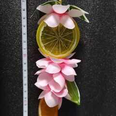 車内をおしゃれに彩る、フルーツモチーフの吊り下げアクセサリーの画像