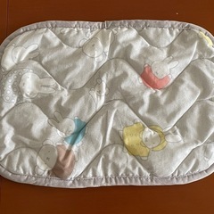 【取引中】西川製 子供用 ドーナツ枕 枕カバー2枚付きの画像