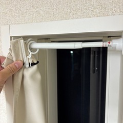 小窓用カーテンの画像