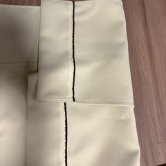 小窓用カーテンの画像