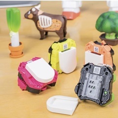 【新品】仮面ライダーのおもちゃ用フック 8個 収納 ABS素材 透明なアクリル両面テープの画像