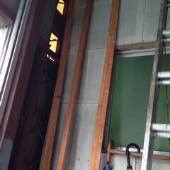 【角材】35㎜×45㎜×4500㎜2本　【板材】70㎜×15㎜×...