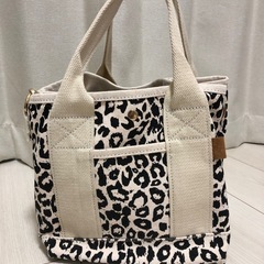 美品　ヒョウ柄キャンバス地　バック