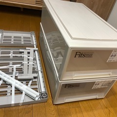 押入れ収納　衣装ケース2と収納棚1