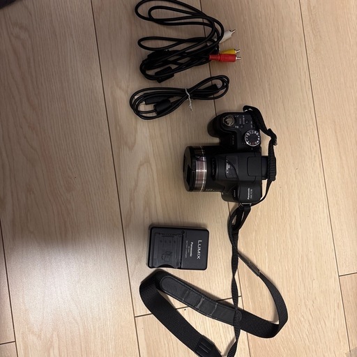 LUMIX FZ38 デジタルカメラ 本体　三脚付き