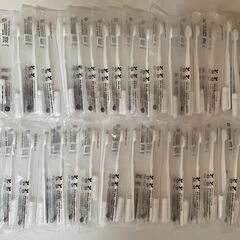 使い捨て歯ブラシ（歯磨き粉チューブ3g付）50本　★未使用品