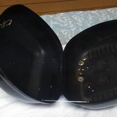ボックス中古　８００円　開け閉まる。鍵あり２８リットルの画像