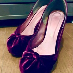 【美品】ベルベット パンプス 24.5cmの画像