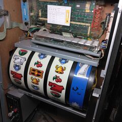 四号機 パチスロ実機 山佐メフィスト 完動 コイン不要機付き 有り→ドアキー/設定キー/ボリューム/ホッパー ランプ交換済  スロットの画像