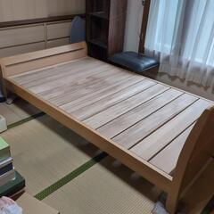 木製セミダブルベッドの画像