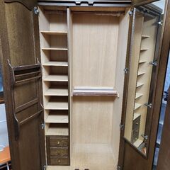 【無料】洋服入れ★引取りに来てくれる方★川西能勢口駅から10分