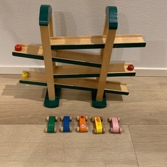 おもちゃ　車　カタカタ