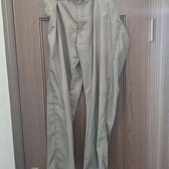 ズボンとシャツ　計4点セット　メンズ向けの画像