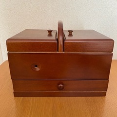 木製裁縫箱 赤い内装 引き出し付き·小物入れ