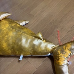 ゴールド　さめ　ぬいぐるみの画像