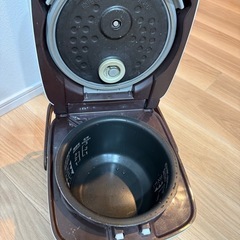 MITSUBISHI 炊飯器　3合炊きの画像