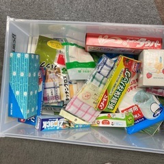 箱中身１つ100円早い物勝ちの画像