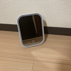 ダイソー　ライト付きミラーの画像