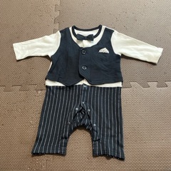 タキシード風ロンパース60〜70センチ