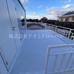 全国対応 海外製オシャレなプレハブハウス 事務所に最適な２階建 内装工事もOK お風呂・トイレも設置可能 お色・サイズ・デザイン全て選択式オーダー可能の画像