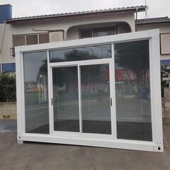 全国対応 10㎡ガラス張りでレンタカー屋・中古車・無人販売にもピッタリなプレハブハウス お洒落で快適 お色・デザイン・仕様は全てオーダー可能 即納可能です。の画像