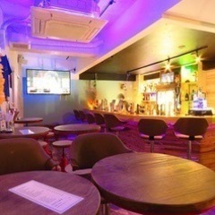 6/22or23にJR稲毛駅近くのスポーツBARで飲みませんか？