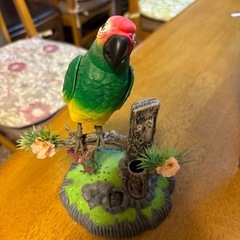 鳥の置物の画像