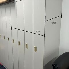 【6月末まで】約180㎝×90㎝×50㎝　4扉ロッカー　×2つ　...