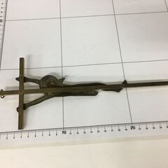 JME035K) ★大特価★ヨーロッパ雑貨 十字架張付 アンティーク小物/飾り 重量182ｇ（土台込み）/材質銅 中古品 の画像