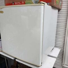 電気冷蔵庫