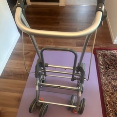 介護用　歩行器