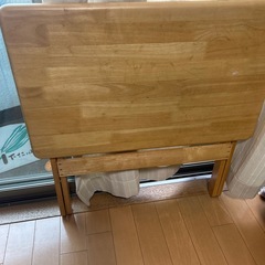 折りたたみ式机の画像