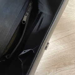 受験バッグ、真っ黒でフォーマルバッグの画像