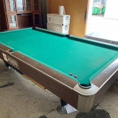 ビリヤード台の画像