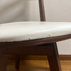 回転式ダイニングチェアの画像