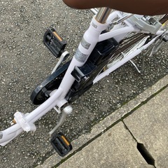 ⭐️未使用⭐️21TECHNOLOGY 24インチ電動アシスト自転車 ASX24G0158 ホワイト No.1825  の画像
