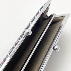 和柄のがま口財布 レトロモダンの画像