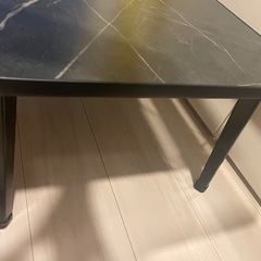 折りたたみ机の画像