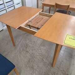 J8499 ダイニングテーブルセット　椅子2脚付 クリーニング済み【リユースのサカイ柏店】の画像