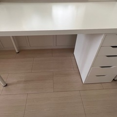 IKEA 150cm幅　大型デスク(食卓にもなるサイズ)