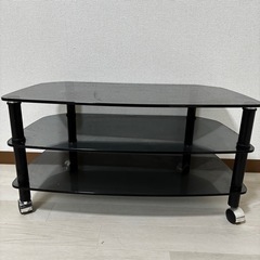 ガラス製のオシャレなテレビ台