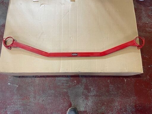 CX-8用ストラットタワーバー　オートエグゼ（CX-8全車）中古　品番KFA1 V5 420