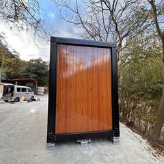全国OK 人気の木目柄 サイズ指定自由 現地組立式ユニットハウス プレハブハウス 新品 お色・サイズ・デザイン自由設計可能の画像