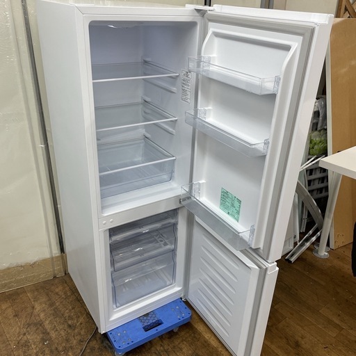 R203 ☀️ ジモティー限定価格！ 2023年製の美品！ Hisense 冷蔵庫 (175L / 右開き) HR-D1701W ⭐ 